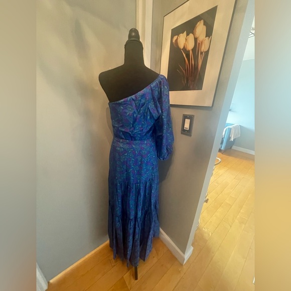 - Veronica Beard 2 piece blouse and skirt set - size 4 - Picture 9 of 12